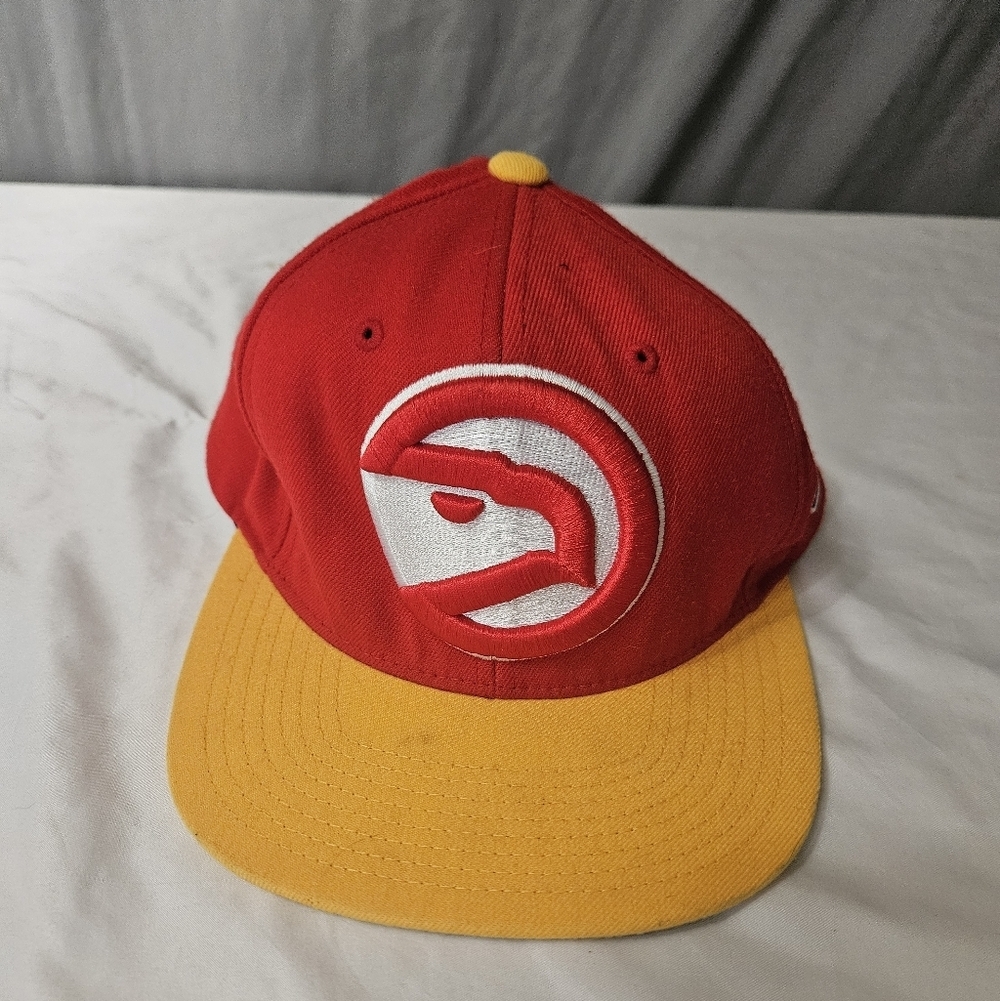 Atlanta Hawks Mitchell & Ness Back In Action Snapback Cap Great Used Condition!